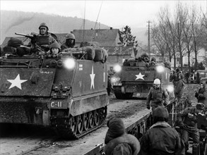 US tanks during winter manoeuvre "Golden Arrow"
