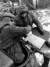 Soldiers have a coffee break during German-American manoeuvre "Silberkralle"