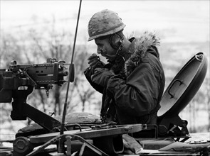 Soldier at lunch break during German-American manoeuvre "Silberkralle"