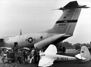 Many visitors at the 'open day' of the US Air Force