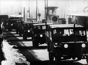 US troop transport drives to Berlin through Soviet zone