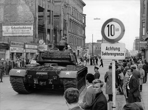 Tanks of the US Army at checkpoint Friedrichstraße in Berlin 1961