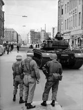 Troops of US army at border crossing point Friedrichstrasse in Berlin 1961