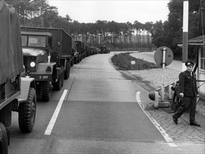 US troop transport  reaches Allied check point Dreilinden