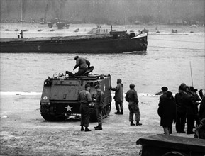 The U.S. tank sinks in the Rhein - Three dead persons