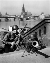 Bridge guard of US soldiers at the Frankfurt Main riverside