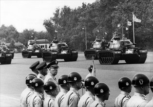 US General Clarke at military parade in Berlin