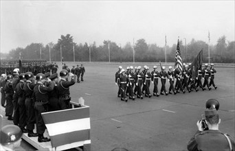 Military parade of the 6th US infantry regiment in Berlin