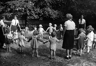 Third Reich - BDM support NSV childcare 1939