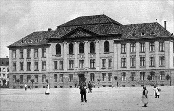 Higher middle school in Saarbrücken 1910