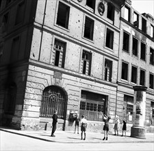 Post-war period - children in destroyed Berlin