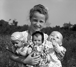 Berlin - Child with dolls