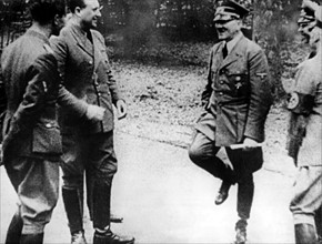 Hitler nach der Kapitulation Frankreichs 1940