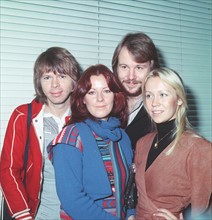 ABBA
Swedish Pop Group
(Left to Right: BJORN ULVAEUS; ANNI-FRID LYNGSTAD; BENNY ANDERSSON and AGNATHA FALTSKOG)
COMPULSORY CREDIT: UPPA/Photoshot Photo
CGB 069238   17.11.1976