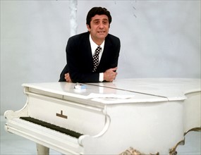Gilbert Becaud dies at the age of 74