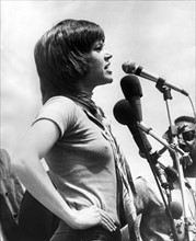 Jane FONDA bei Antikriegsdemonstration in Washington, 1970