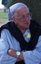 PARAY LE MONIAL charismatic gathering, sister Emmanuelle -B