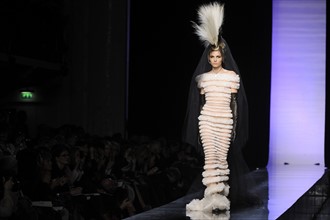 Haute-Couture Modenschauen in Paris - Jean Paul Gaultier Details Haute-Couture Modenschauen - John Paul Gaultier
