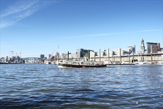 Hafenrundfahrt im Hamburger Hafen