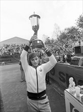 Der Argentinier Guillermo Vilas besiegt am 11. Mai 1975 beim Finale der Internationalen