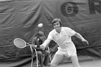 Der Argentinier Guillermo Vilas besiegt am 11. Mai 1975 beim Finale der Internationalen