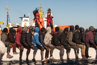 SOS Mediterranee; Medecins sans frontieres; Such- und Rettungsmission im Mittelmeer vor der