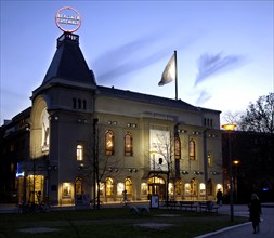 Das Theater "Berliner Ensemble" (BE)  am Schiffbauerdamm in Berlin