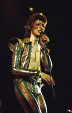 DAVID BOWIE (1975) ? MICHAEL PUTLAND / RETNAUK CREDIT ALL USES