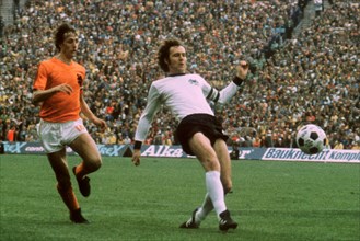 Franz Beckenbauer and Johan Cruyff