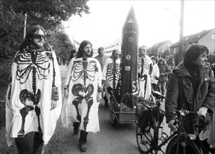 Easter demonstration against nuclear missiles by the peace movement in the Opherdicke district of