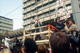 Der ehemalige General des DDR-Ministeriums für Staatssicherheit (Stasi), Markus Wolf, spricht am 04