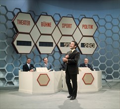 Showmaster HANS ROSENTHAL mit den Kandidaten, Sendung vom 16.12.1971 Grimm441
