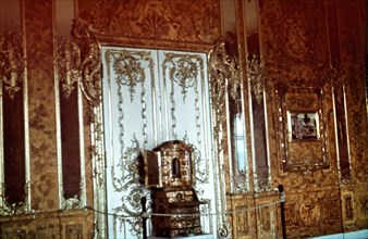 (dpa files) - A photo taken secretly by a German soldier during a visit shows the original Amber