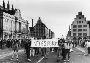 Manifestation du mouvement pour les droits civiques Neues Forum à Rostock le 4 novembre 1989