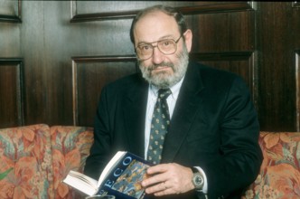 Umberto Eco 03/95 kück Mann Literatur Autor Italien Bart seriös grauhaarig Halbglatze Brille quer