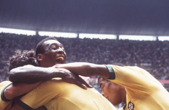 1970 FIFA World Cup finale in Mexico, Brazil - Italy 4:1, Brazilian players are cheering around