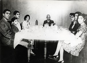 Reza Shah le Grand et sa famille en exil, 1941 (Afrique du Sud)