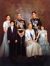 Portrait officiel de la famille impériale d'Iran (1978)