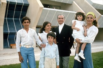Mohamad Reza Shah Pahlavi and his family on holidays at Kisch Island; 1975