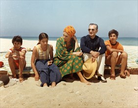 Mohammed Reza Shah Pahlavi en vacances avec ses enfants.