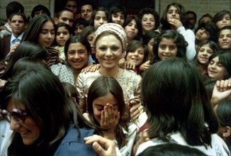 Farah Pahlavi en visite en province