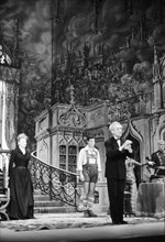 Représentation de la pièce "L'Aigle à deux têtes", 1960