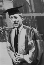Cocteau, docteur honoris causa en latin, à Oxford, 1956