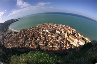 Vue de Cefalù depuis le château