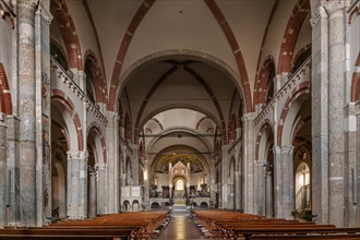 Milano, Basilica of S. Ambrogio, the interior