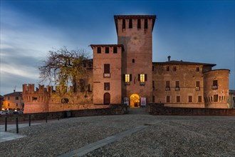 Fontanellato, Rocca Sanvitale: night view of the fortress
