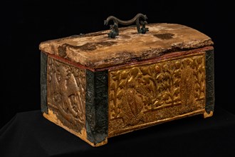 Monreale Cathedral, Diocesan Museum: wooden and gilded pastiglia reliquary box