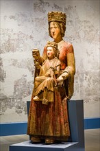 "Vierge à l'Enfant couronnée" de l'église Saint-Jean Baptiste à Castelli en Italie