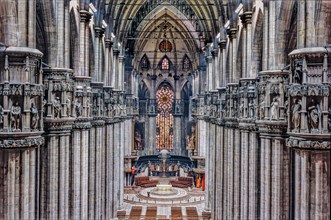 Dôme de Milan : vue de la nef