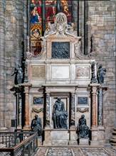 Dôme de Milan : transept droit